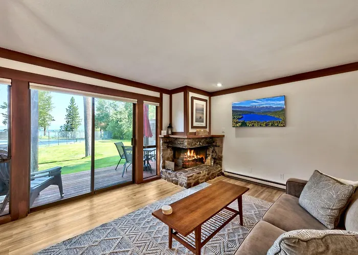 Beautiful Remodeled Condo In Tahoe City