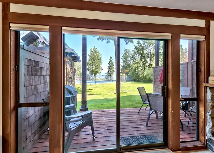 Beautiful Remodeled Condo In Tahoe City