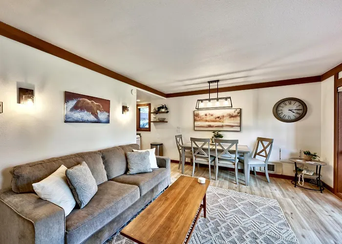 Beautiful Remodeled Condo In Tahoe City
