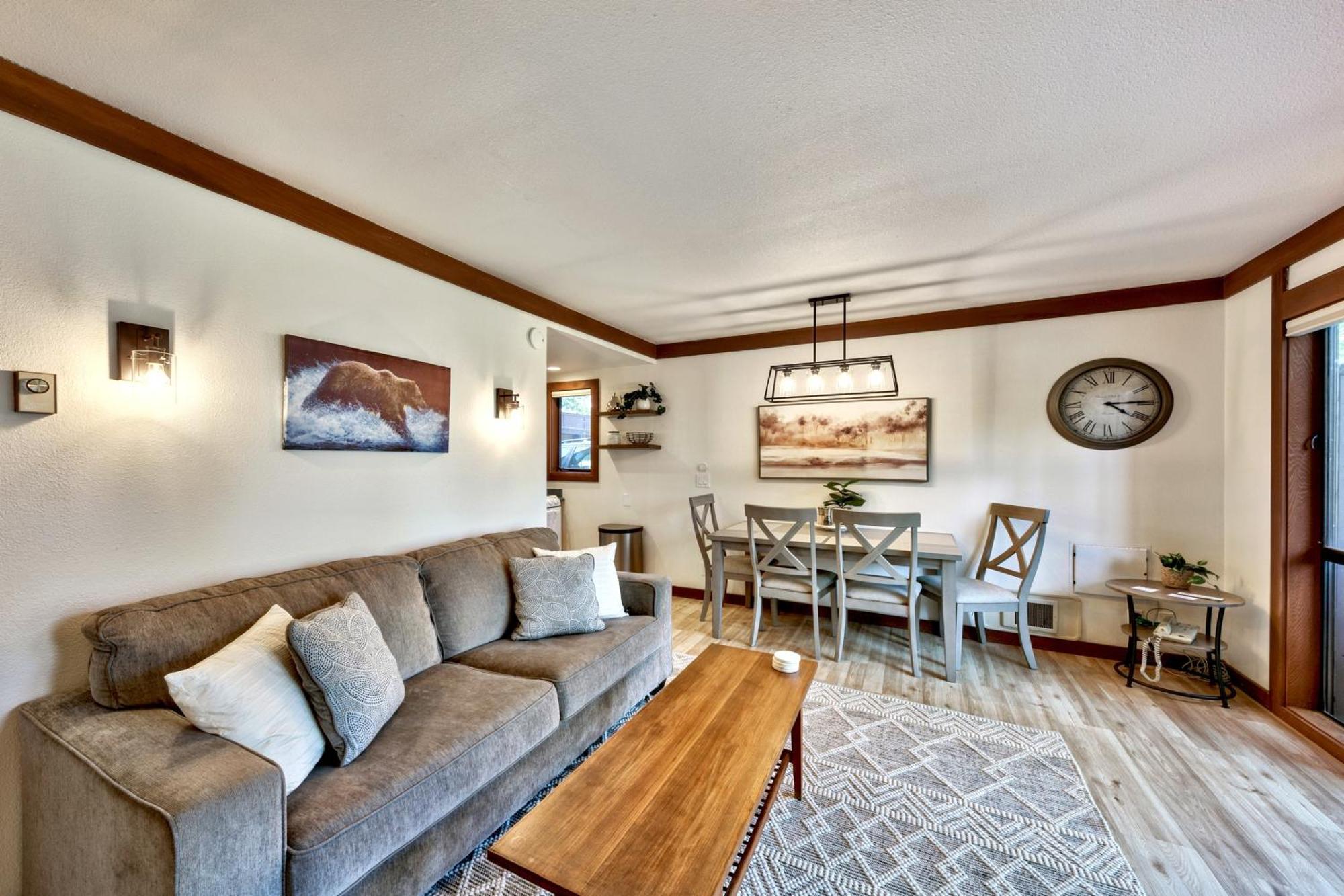 Beautiful Remodeled In Tahoe Holiday home Tahoe City